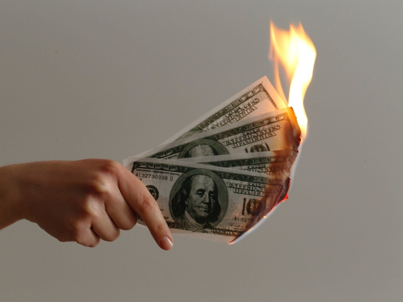 کمر دلار میشکند!