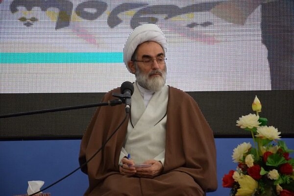 کشف حجاب از برنامه های دشمن است