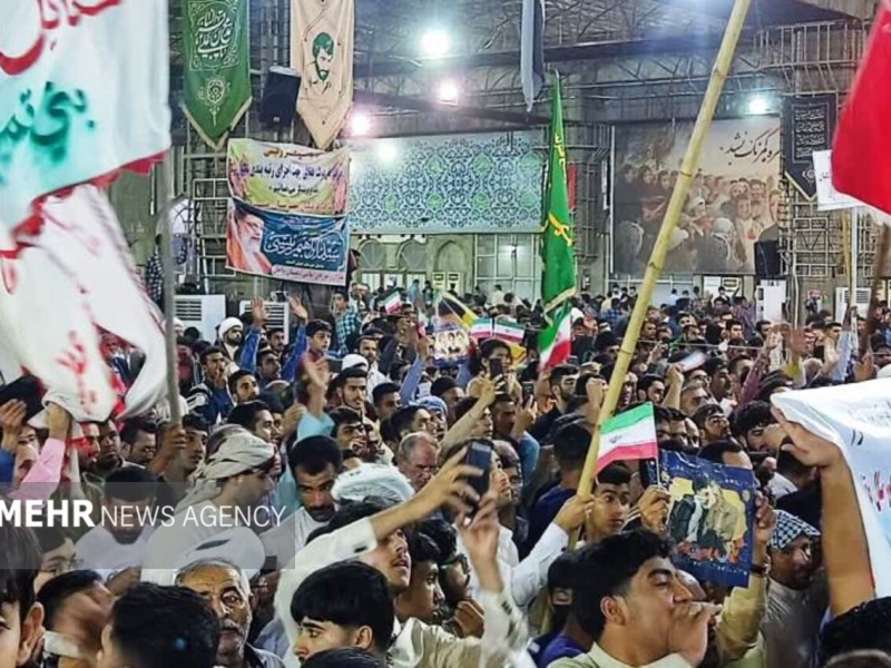 استقبال پرشور اهوازی‌ها از رئیس جمهور