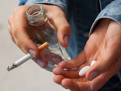 اعتیاد در زنان عوارض خطرناک‌تری نسبت به مردان دارد