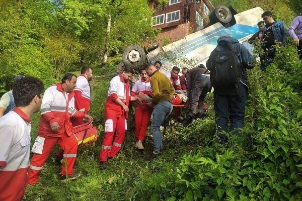 امدادرسانی به ۱۷ حادثه دیده واژگونی مینی بوس در ماسال