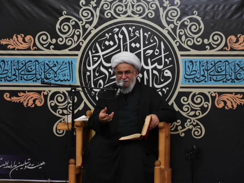 شب قدر، شب قرآن و عترت پیامبر گرامی اسلام است