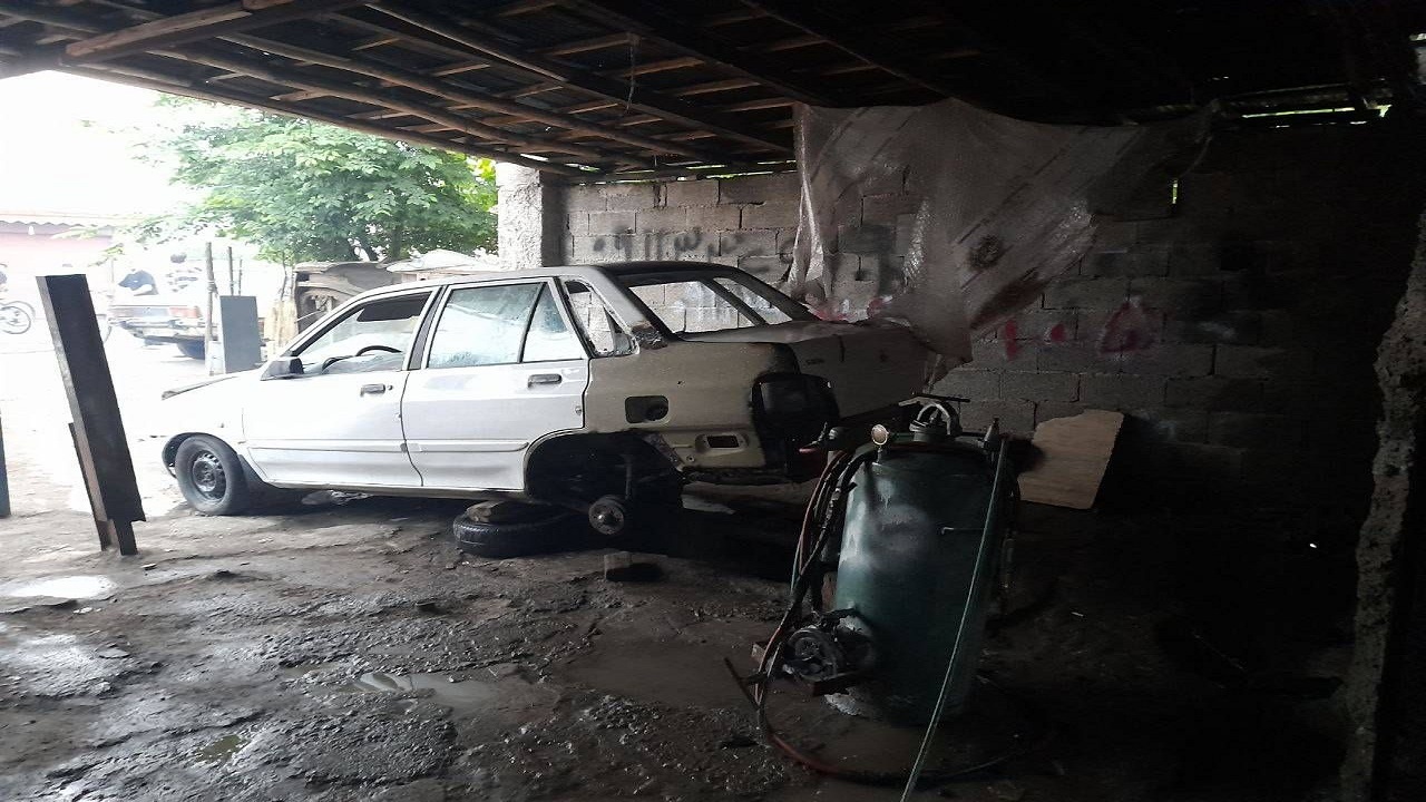 آتش سوزی یک کارگاه صافکاری در رشت