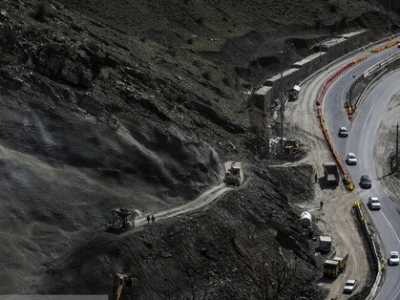 بارش باران در محور‌های ۳ استان/ انسداد هراز و چالوس