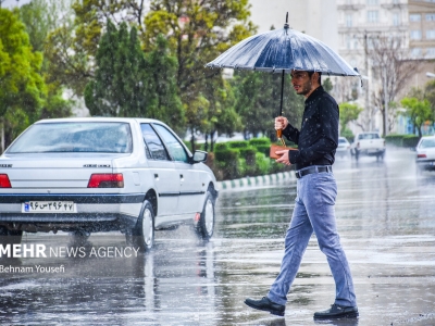 بارش شدید باران و آبگرفتگی معابر در رشت
