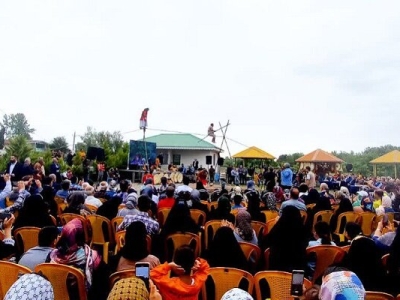برگزاری نمایش لافندبازی در سنگر رشت