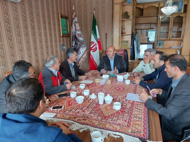 حدود ۳۰ خانوار عشایری در ییلاقات اهر گرفتار برف شدند