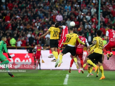 پرسپولیس یک نیمه تا قهرمانی/ توقف سپاهان و برد پرگل استقلال