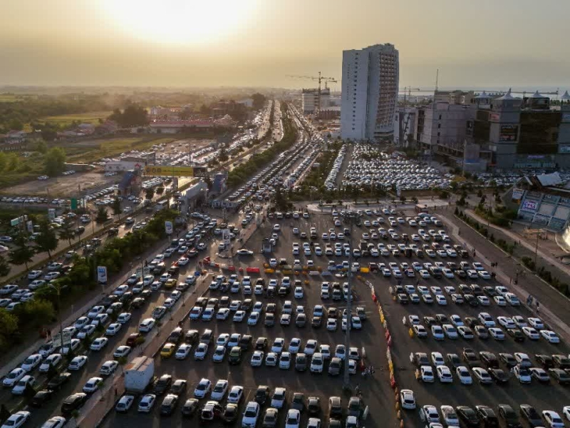 استقبال چشم‌گیر مسافران از منطقه آزاد انزلی