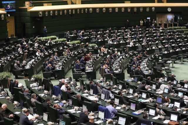 هدایای غیرمتعارف نمایندگان تحویل مجلس داده میشود