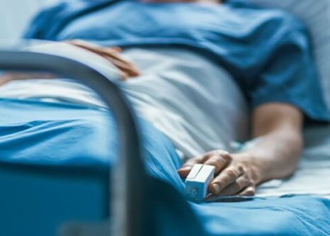 تزریق آب مقطر به جای دارو به بیمار، جنایت است