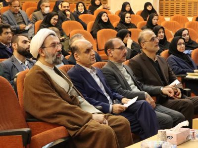 هم‌اندیشی نخبگان دانشگاهی با استاندار نخبگان و دانشگاهیان بازوی دولت در حل مشکلات گیلان