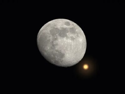 هم نشینی ماه و مریخ