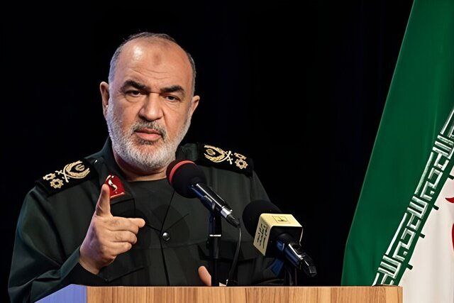 سرلشکر سلامی: برای هر جنگی آمادهایم