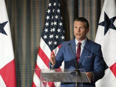 لفاظی وزیر دفاع آمریکا علیه ایران در آستانه مذاکرات عمان