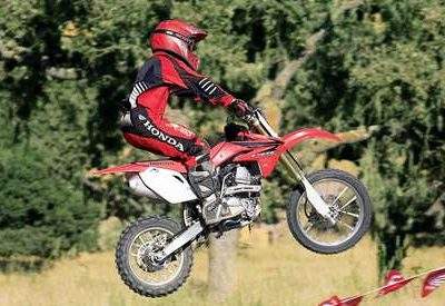 اجرای طرح ترافیکی برخورد با موتور سیکلت سواران در گیلان