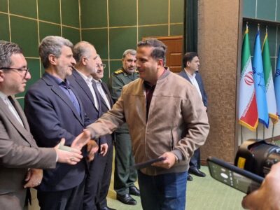 اهدای سند مالکیت زمین‌های حاشیه تالاب انزلی