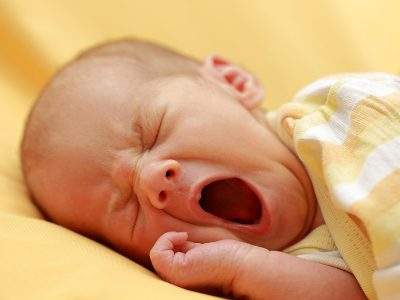 چرا خمیازه مسری است؟