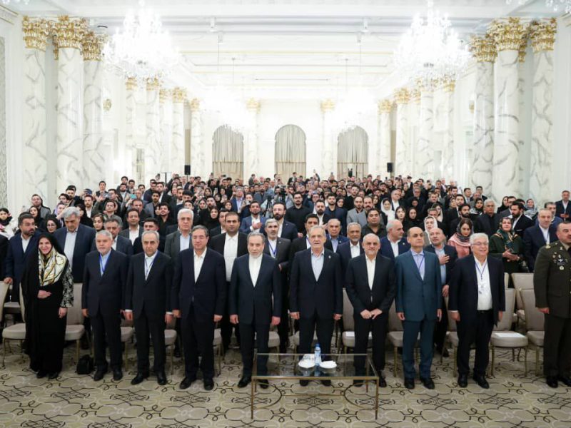 دیدار ایرانیان مقیم جمهوری آذربایجان با رئیس جمهور