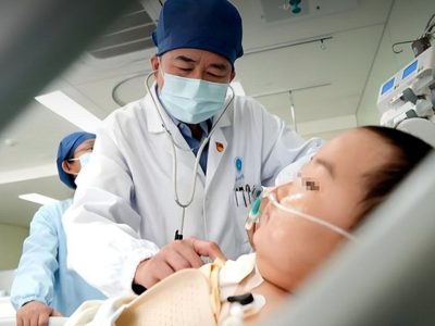 کوچک‌ترین قلب مصنوعی جهان در بدن پسربچه ۷ ساله