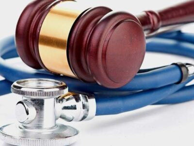 توبیخ کتبی و درج در پرونده تاوان اضافه دریافتی پزشک در رشت