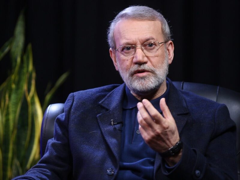 علی لاریجانی: در حال بررسی پیام واشنگتن هستیم