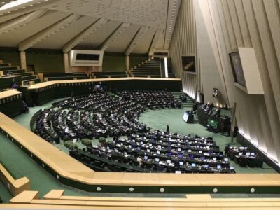 نامه ۷۱ نماینده به سران قوا: سلاح هسته ای بسازیم و نگه داریم؛ استفاده از آن بحث دیگری است