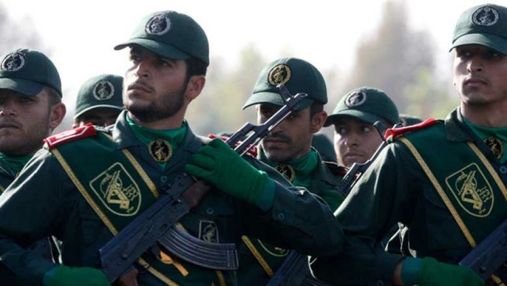 ارتش استخدام می‌کند