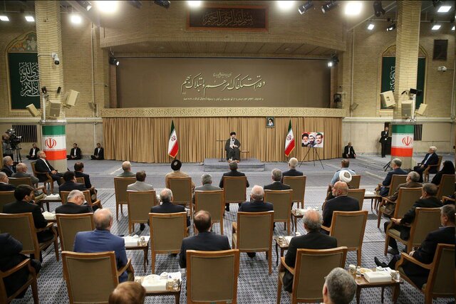 معیشت مردم مهمترین مسئله است/برای انضباط بازار چاره اندیشی شود