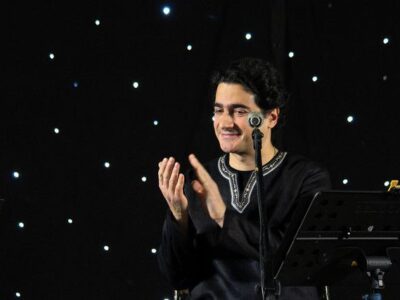 همایون شجریان در میدان آزادی برای مردم می‌خواند