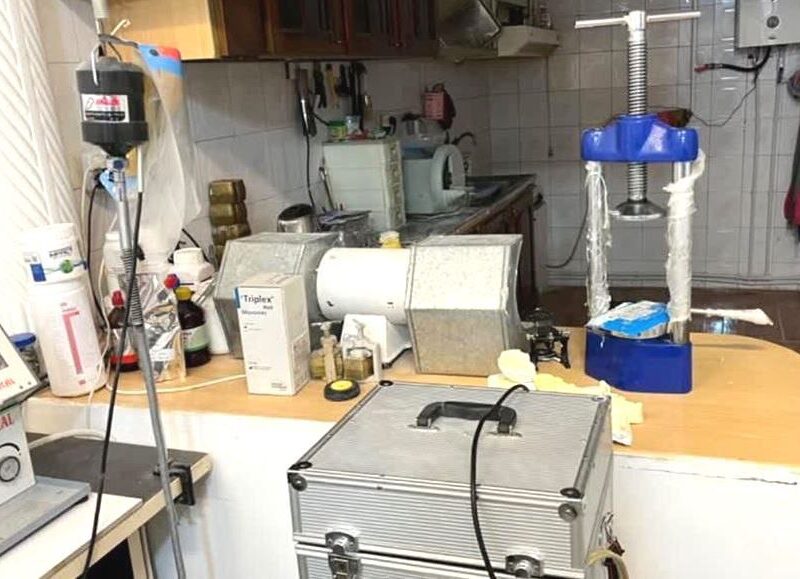 دندانسازی غیرمجاز در لنگرود بسته شد