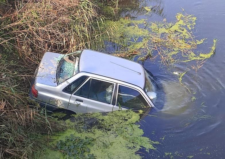 سقوط خودروی پراید به داخل رودخانه دستک کیاشهر